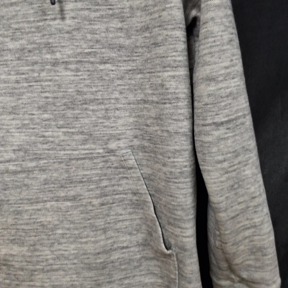 Women's grey size small in motion pull over sweater  with out hood - Picture 9 of 10